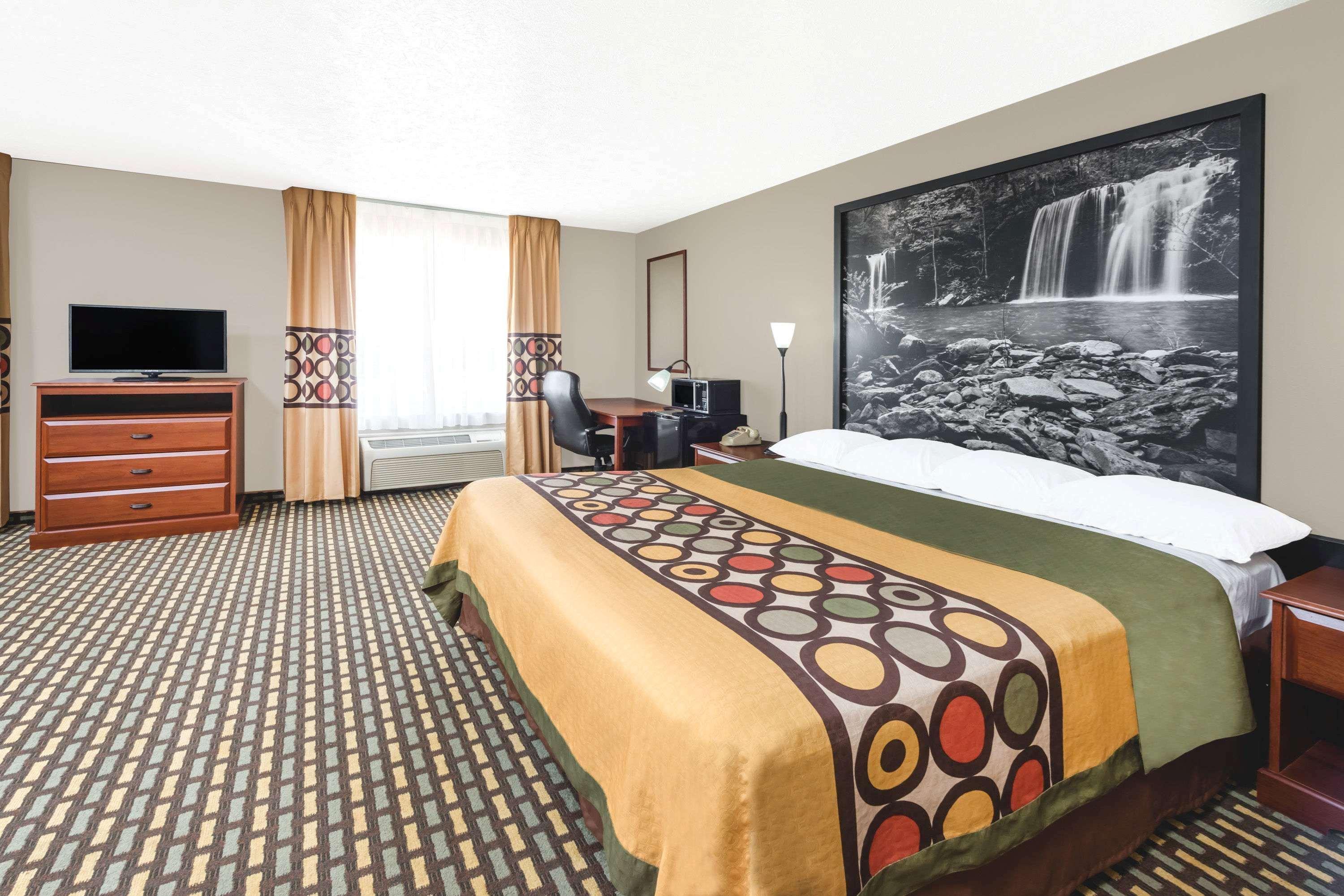 Super 8 by Wyndham Bolivar Eksteriør billede
